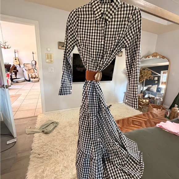 Dresses & Skirts - Dress